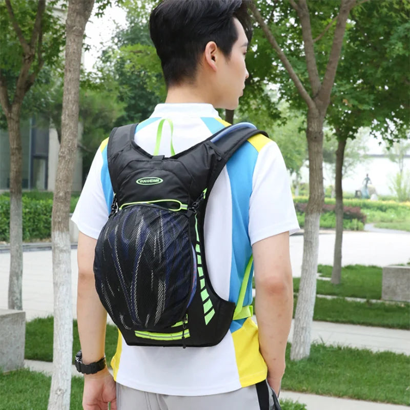 Sports outdoor bag, men and women slow running, sports bag large capacity hiking backpack breathable outdoor riding bag