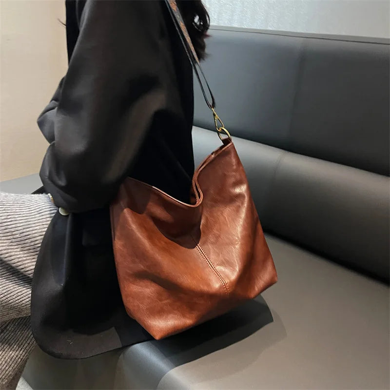 Popular Bucket Bag For Women Luxury Shoulder Bag High Quality Crossbody Bag Designer Large Capacity Messenger Bag Handbag Totes