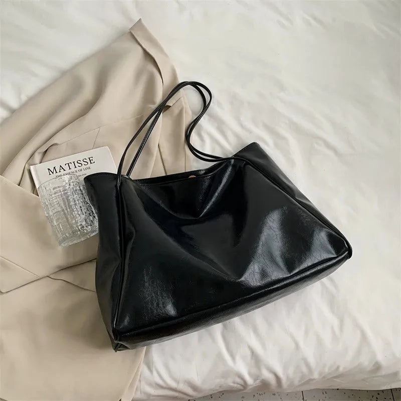 Women's Tote Bag, Large Capacity Soft Leather Shoulder Bag, Retro Casual Handbag, Perfect for Commuting Handbags Travel Bag