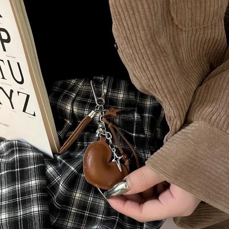 HOT Girl's Sweater Chain Metal&PU Chains Women Bag Pendants Unique Vintage Keychains With PU Heart Jewelry Accessories Gifts NEW