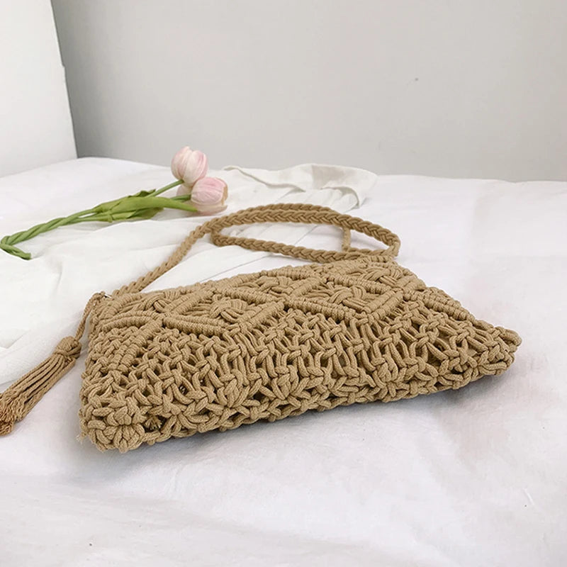 Handwoven Shoulder Bag for Women Crossbody Bag with Zipper Tassel Details Beach Bag for Travel