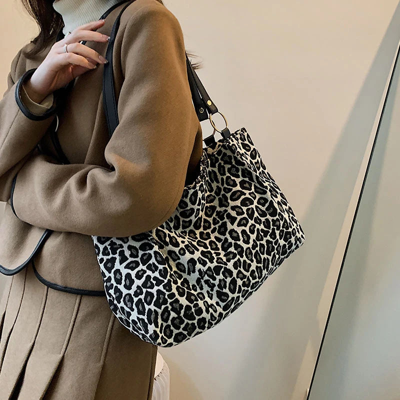 New Fashion Tote Bags Shopping and Travel Canvas Bags Women Popular Handbags Large Capacity Leopard Shoulder Bags