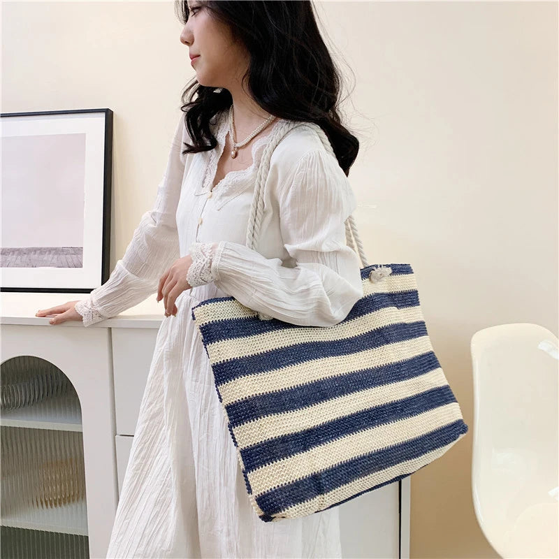 Women Straw Shoulder Bag Color Contrast Beach Handbag Large Capacity Simple Shoulder Bag Ladies Summer Daily Bag