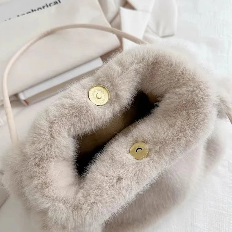 Women Fluffy Shoulder Bag Top-handle Bag New Fashion Female Autumn Winter Handbag Soft Plush Versatile Shopping Tote