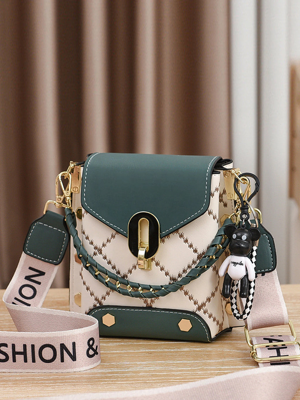 Mini studded decorative crossbody bag, diamond embroidered mobile wallet, fashionable chain decoration women's handbag