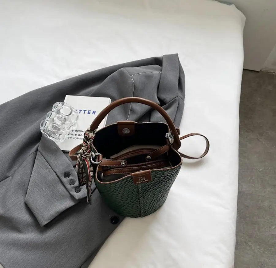 Fashionable Women's Bucket Bag, Stylish Solid Color Woven Effect Handbag Shoulder Bag and Crossbody Bag, Can Be Carried By Hand