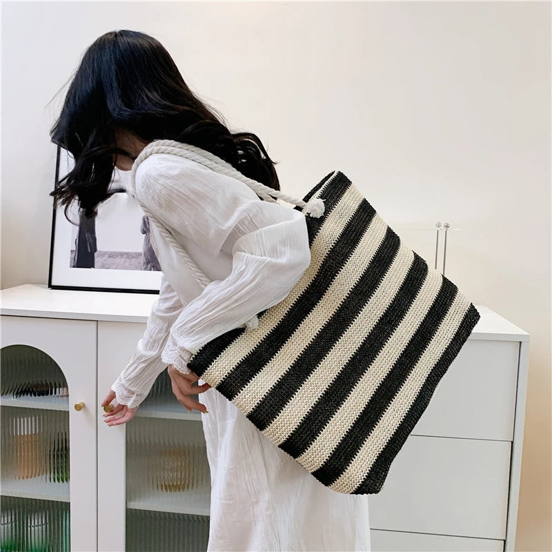 Women Straw Shoulder Bag Color Contrast Beach Handbag Large Capacity Simple Shoulder Bag Ladies Summer Daily Bag