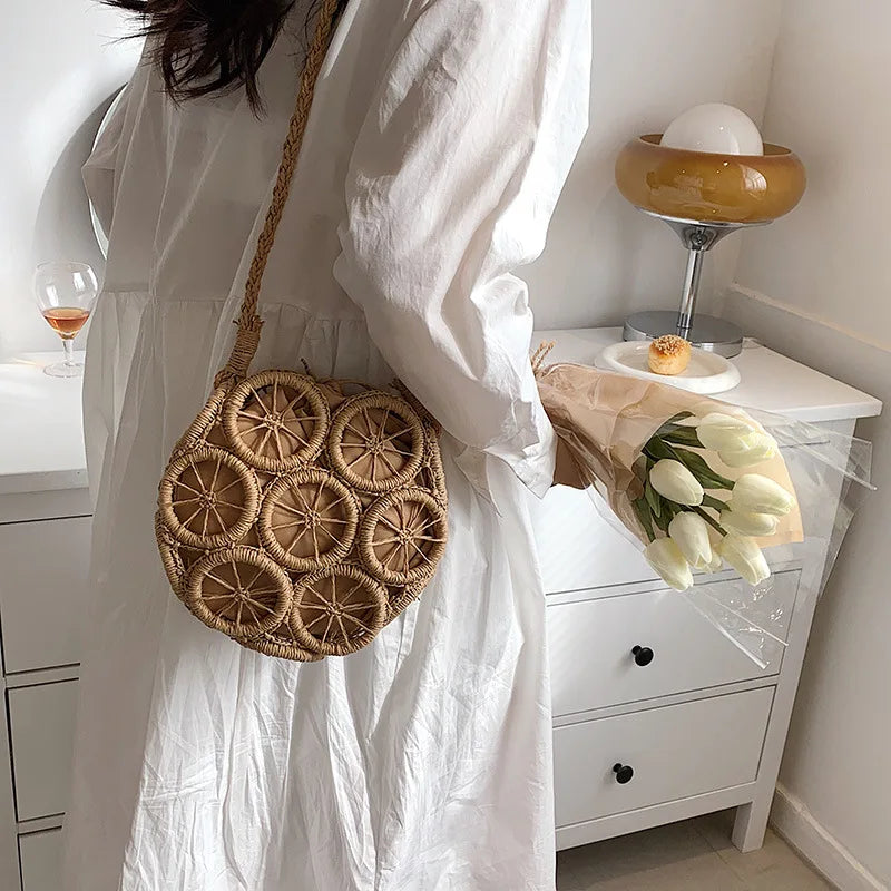 Summer Hollow Round Straw Bag For Women Casual Woven Handmade Crossbody Bag New Trendy Rattan Beach Bags Designer Circle Handbag