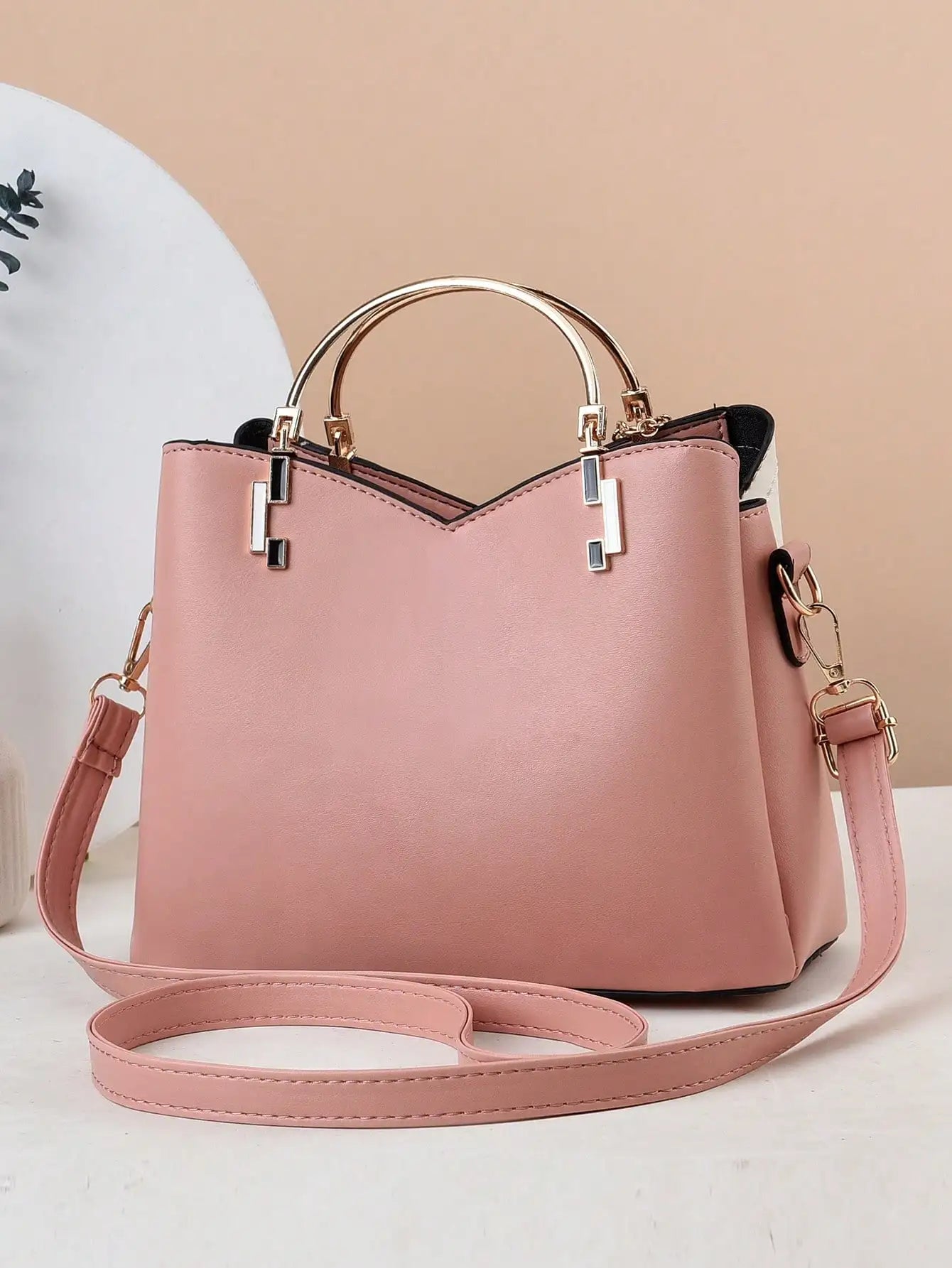 Ladies' fashionable spliced contrasting color handbag, simple and casual large capacity bag, suitable for daily shopping