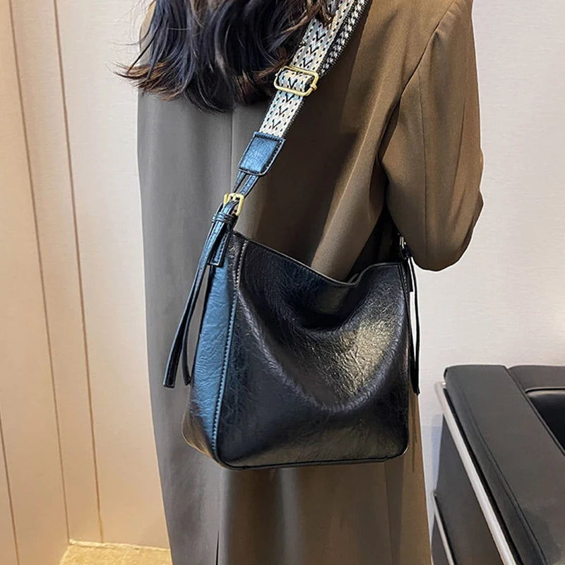 New Crossbody Bag PU Soft Leather Bag Women Fashion Simple Small Square Bag Retro Large Capacity Casual Shoulder Bag