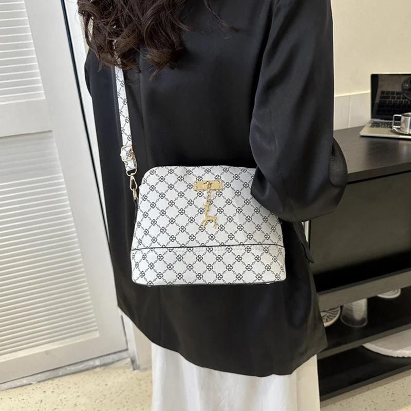 PU Leather Women Shoulder Bag Female Deer Pendant Handbags Girl Small Crossbody Bag Fashion Shell Shape Messenger Bag Bolsos