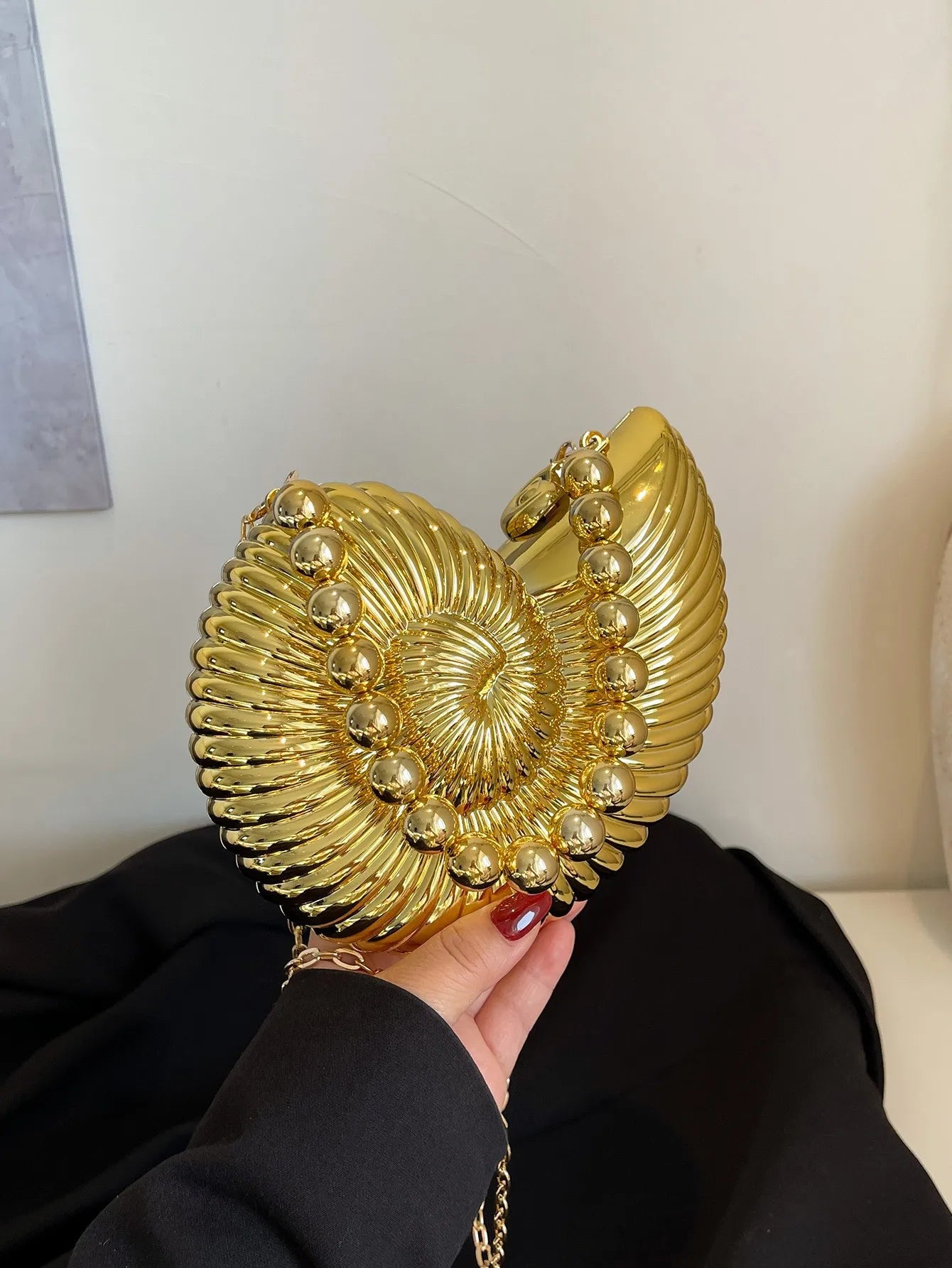Golden Conch Shaped Shoulder Bag, Detachable Shoulder Strap, Lipstick Pouch, Elegant Shoulder Bag, Suitable For Evening Outings