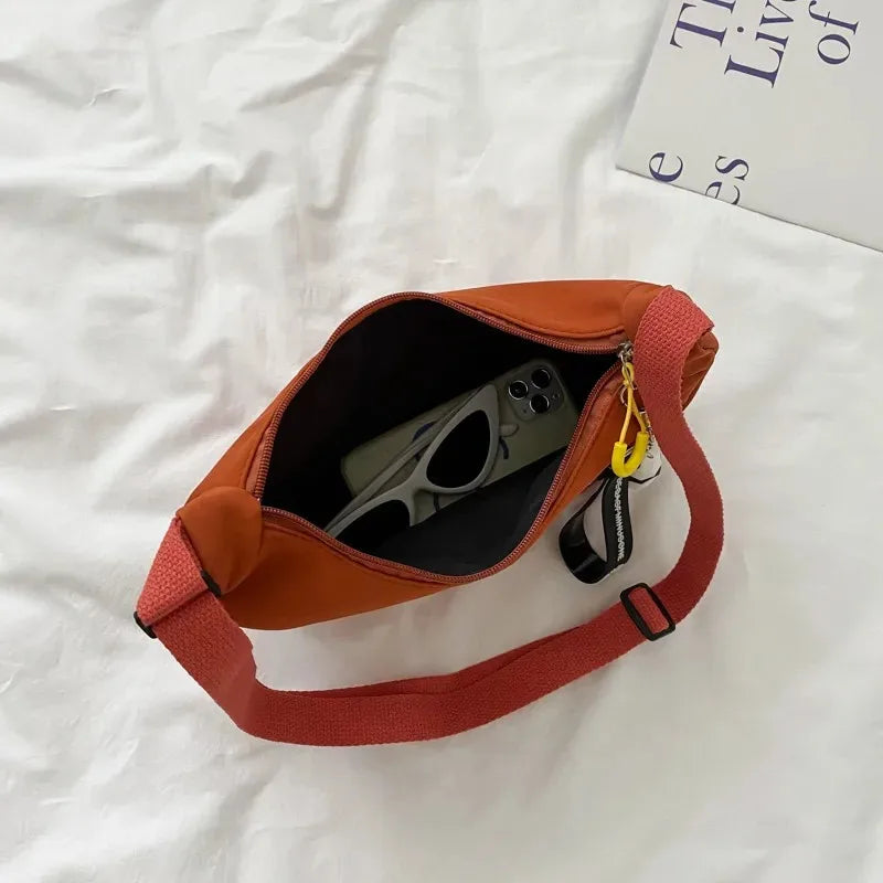 Nylon Half Moon Crossbody Bags for Women, Stylish Dumpling Bag, Small Armpit Shoulder Bag for Daily Use, Work, Outing, Party.