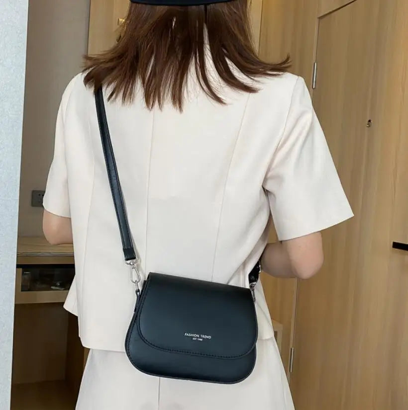 Fashionable Synthetic Leather Crossbody Bag, Womens Shoulder Bag, Simple Square Design, Adjustable Strap, Suitable for Daily Use
