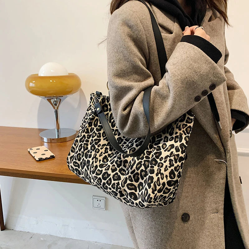New Fashion Tote Bags Shopping and Travel Canvas Bags Women Popular Handbags Large Capacity Leopard Shoulder Bags