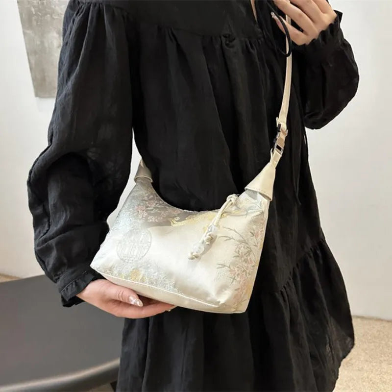 Chic Trend Tote Bag for Women Light Simple Shoulder Crossbody Bags with Large Capacity for Women Portable Phone Bag Coin Purse