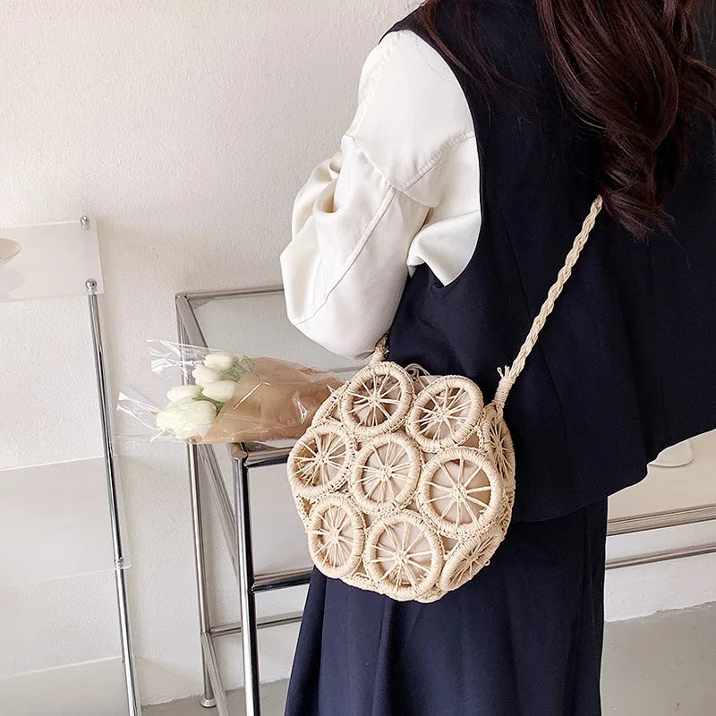 Summer Hollow Round Straw Bag For Women Casual Woven Handmade Crossbody Bag New Trendy Rattan Beach Bags Designer Circle Handbag