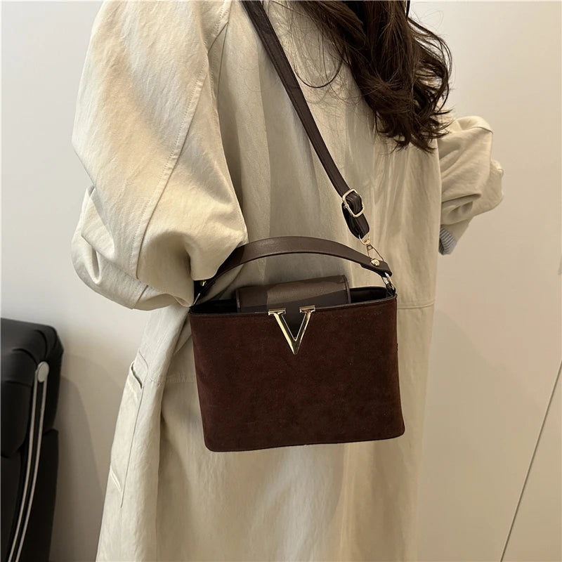 Fashionable Mini Suede Women's Bag, Faux Suede Tote Bag, Simple Hardware Lock Buckle Decoration Handbag Purse Cross Body Bags