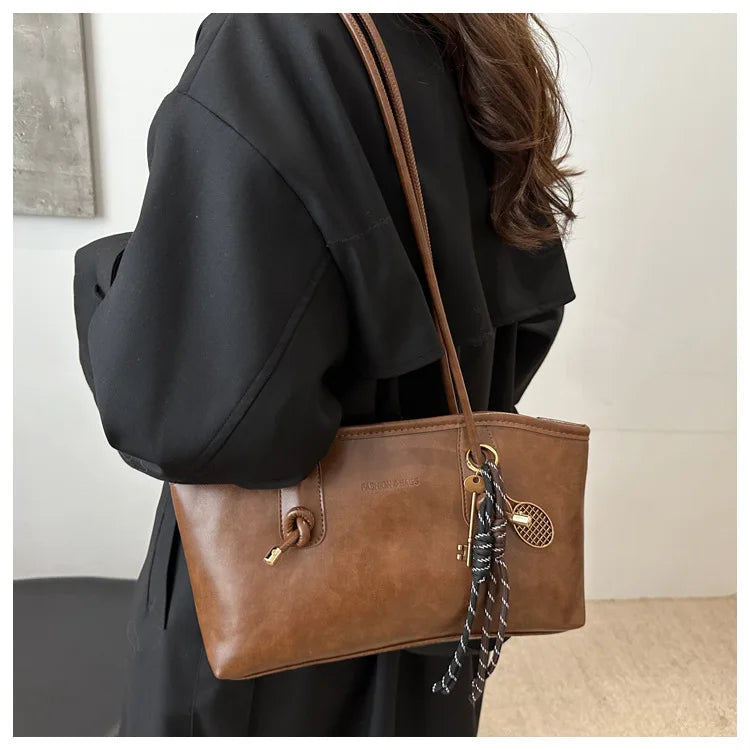 High Quality Texture Vintage Large Capacity Women's Bag Stylish Commuting Armpit Handbag Women Shoulder Bag Fashionable Tote Bag