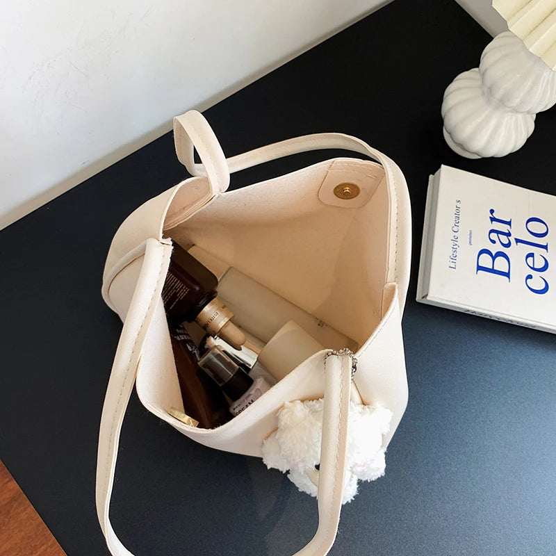 Simple And Casual New Popular PU Leather Versatile Shoulder Underarm Bag Small Fresh Solid Color Bear Pendant Handbag