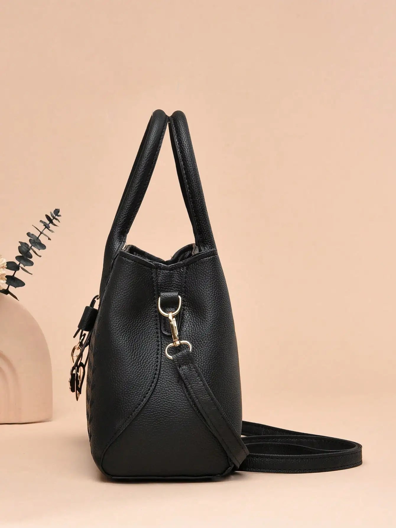 Solid color simple embroidered single shoulder handbag, stylish design for practical storage for daily use