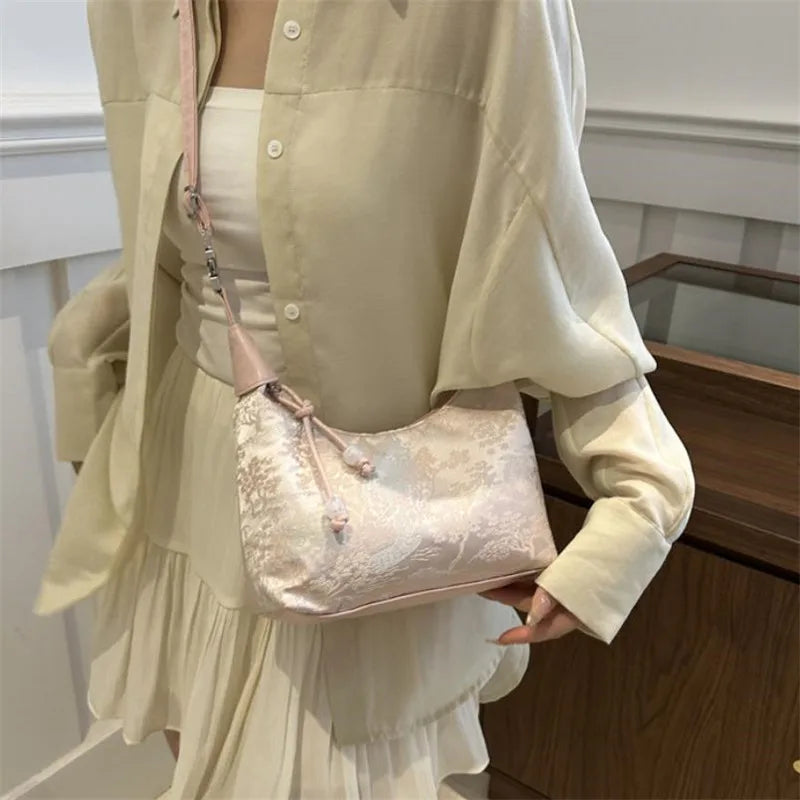 Chic Trend Tote Bag for Women Light Simple Shoulder Crossbody Bags with Large Capacity for Women Portable Phone Bag Coin Purse