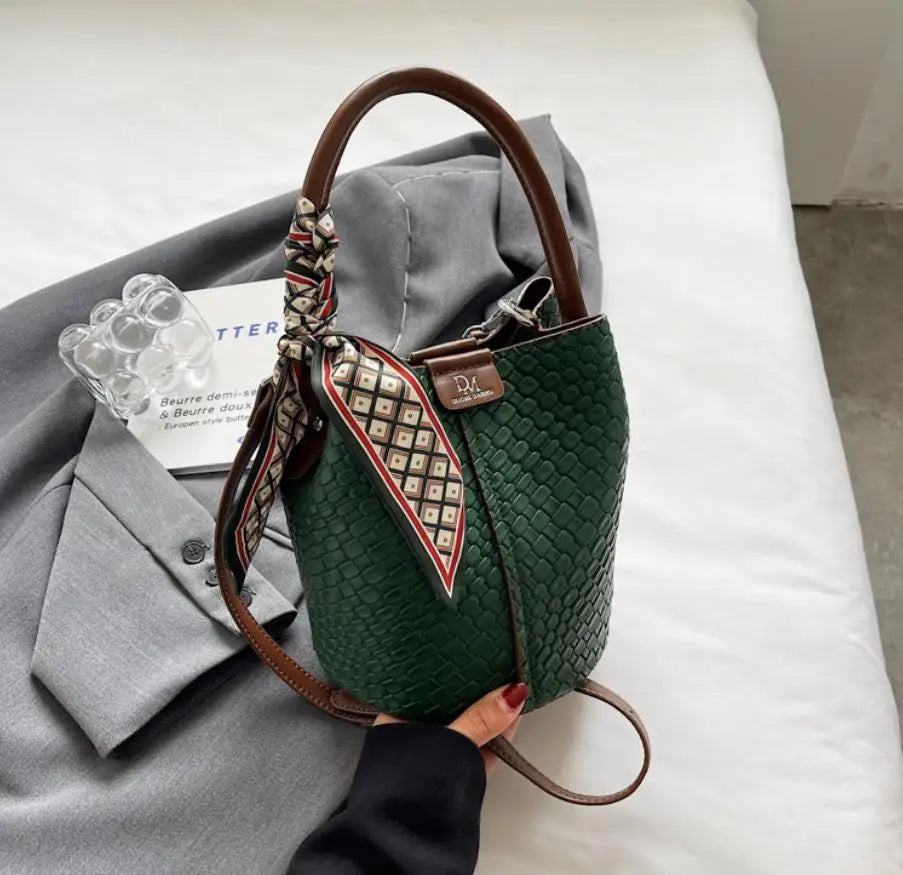 Fashionable Women's Bucket Bag, Stylish Solid Color Woven Effect Handbag Shoulder Bag and Crossbody Bag, Can Be Carried By Hand