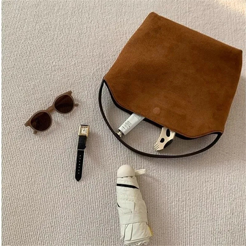 Retro Velvet Women's Bag, Splicing Handbag, Versatile Single Shoulder Armpit Bag with Magnetic Buckle Fashionable Matte Tote Bag