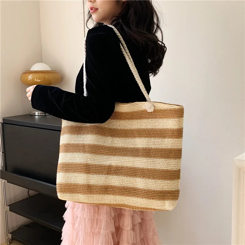 Women Straw Shoulder Bag Color Contrast Beach Handbag Large Capacity Simple Shoulder Bag Ladies Summer Daily Bag