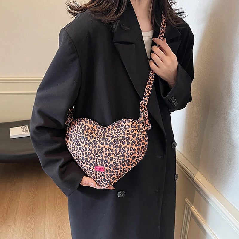New Heart Shaped Shoulder Bag Fashion Leopard Design Crossbody Bag Cute Handbag Purse For Woman's Tote Bag