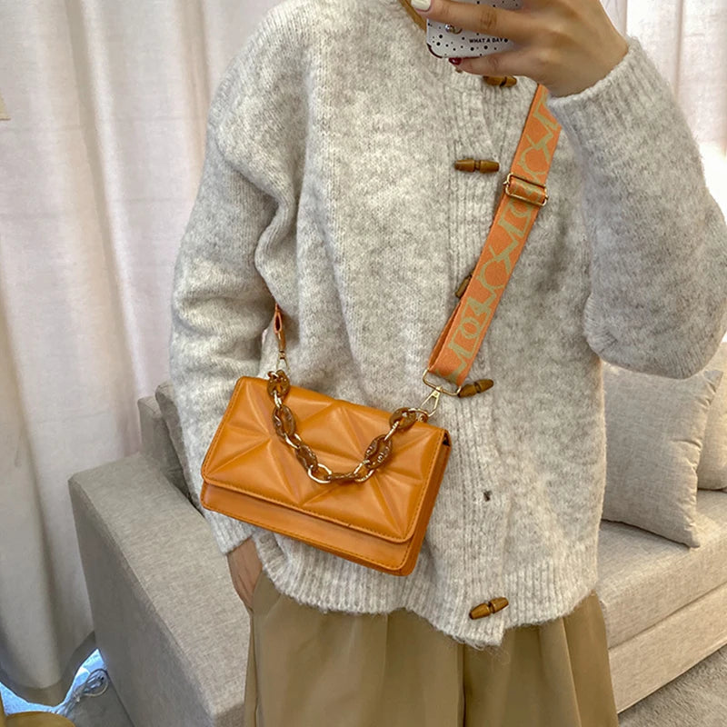 Internet Celebrity Fashion Women's Bag, New Pressed Grid Small Square Bag, Wide Shoulder Strap, Single Shoulder Crossbody Bag