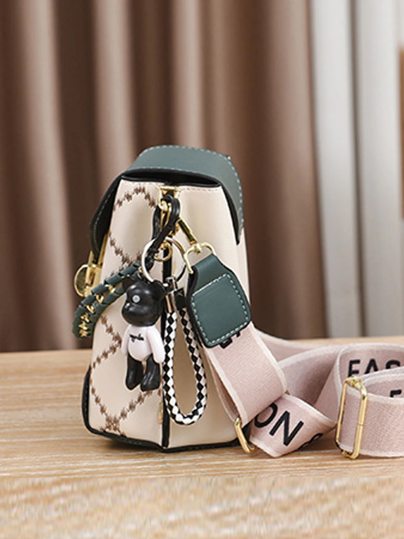 Mini studded decorative crossbody bag, diamond embroidered mobile wallet, fashionable chain decoration women's handbag
