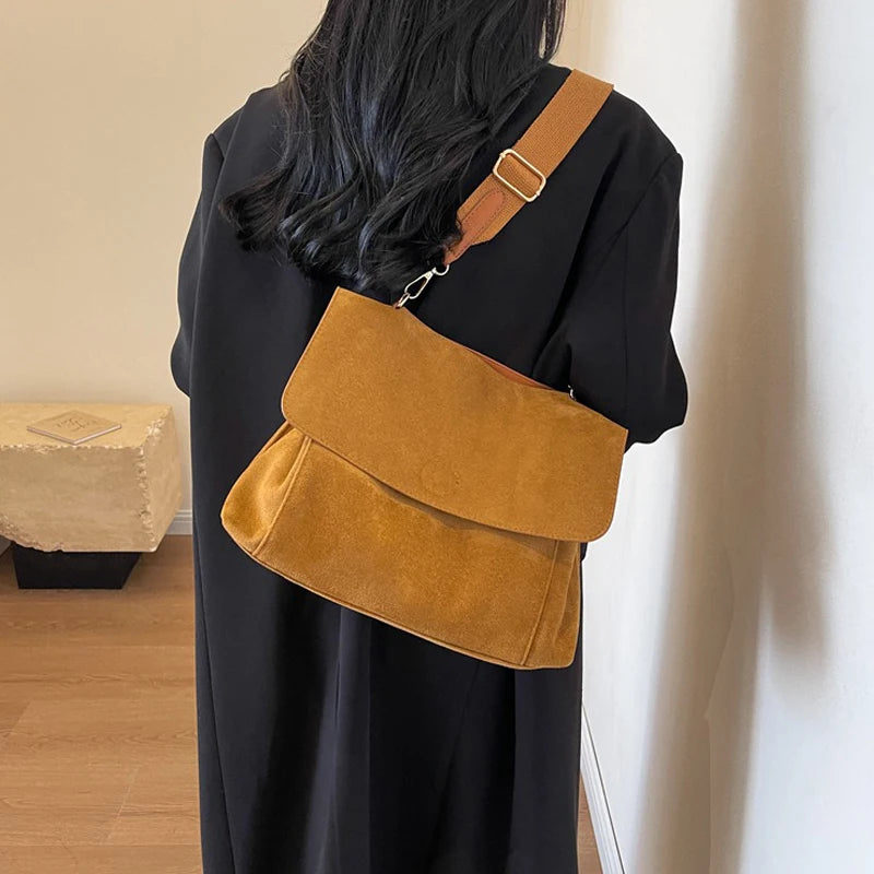 Women Mailman's Flap Bag Matte Suede Versatile Winter Large Capacity Crossbody Bag Single Shoulder Bag Shopper Totes