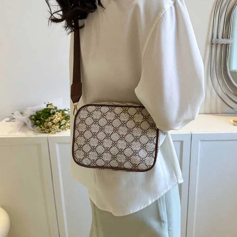 Simple And Trendy Texture, Casual Women's Shoulder Bag With A Foreign Style Strap, Small Hanging Bag, Diagonal Crossbody Small S