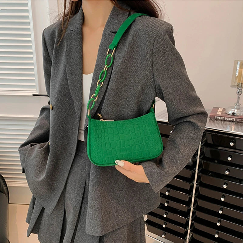 Trendy Lightweight Women Small Square Bag Crocodile Pattern Faux Fur Material Versatile Chain Strap Single Shoulder Bag