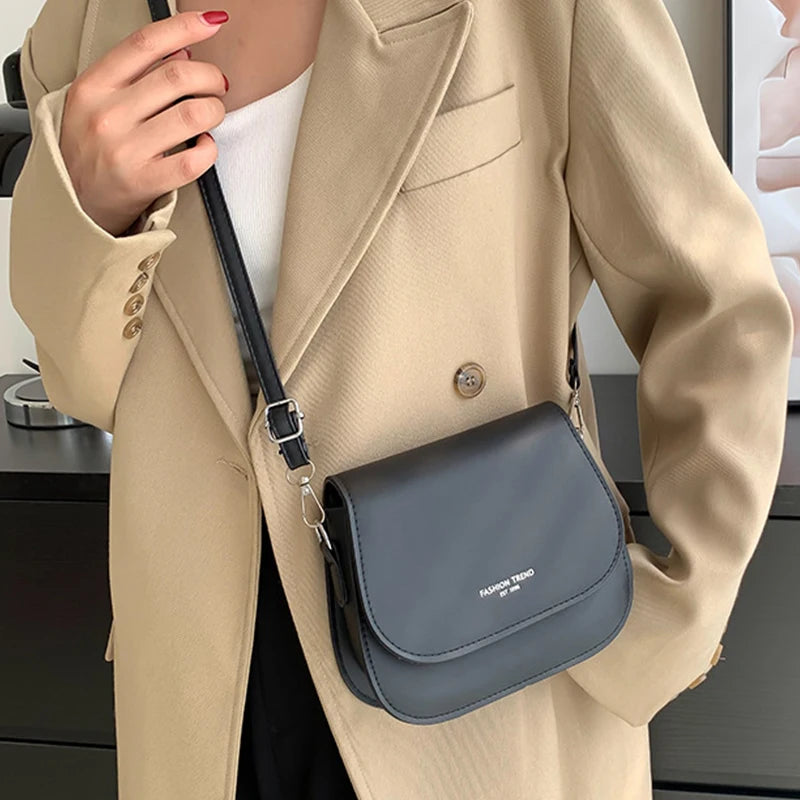 Fashion Flap Saddle Shoulder Bags for Women Solid Color Designer Messenger Handbags Purse Small Female Leather Crossbody Bag