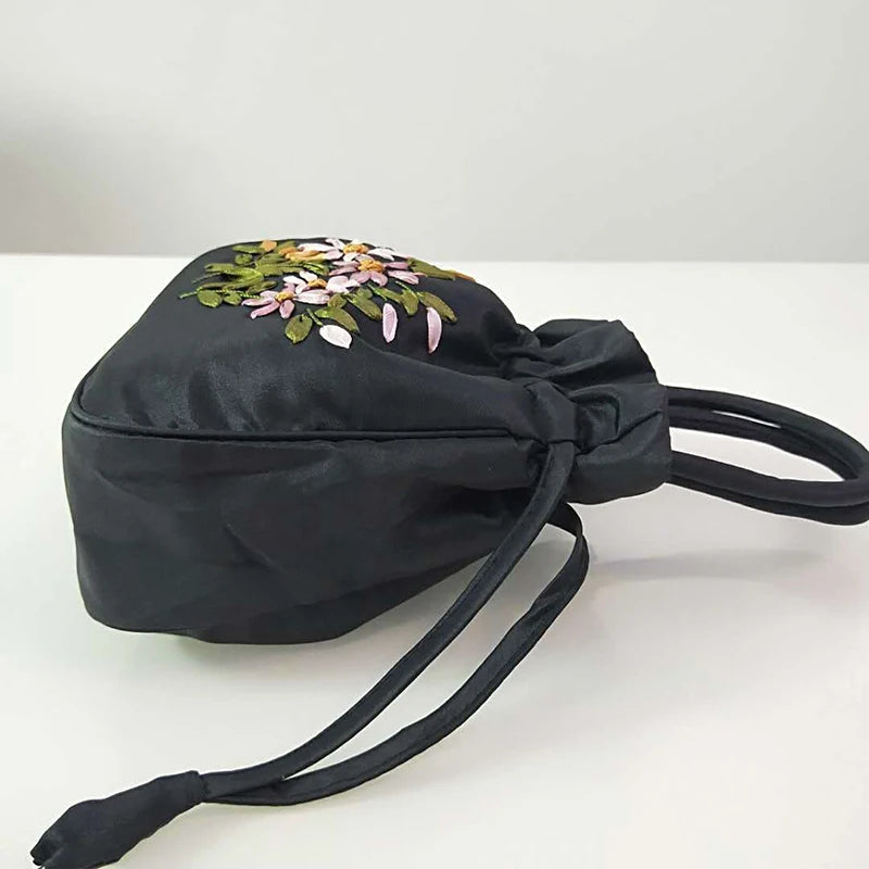Retro Embroidery Drawstrings Handbags Storage Bags Women Purse Wallets Card Holder Bucket Shoulder Bag Wrist Bags