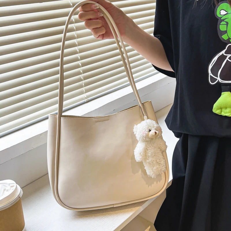 Simple And Casual New Popular PU Leather Versatile Shoulder Underarm Bag Small Fresh Solid Color Bear Pendant Handbag