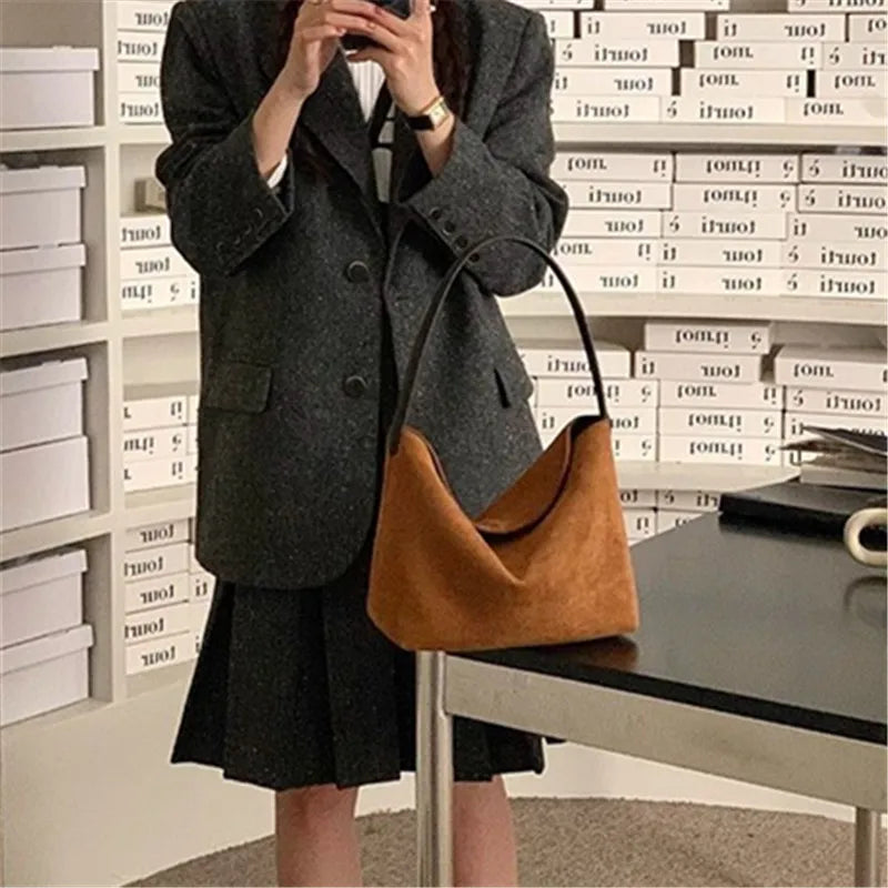 Retro Velvet Women's Bag, Splicing Handbag, Versatile Single Shoulder Armpit Bag with Magnetic Buckle Fashionable Matte Tote Bag