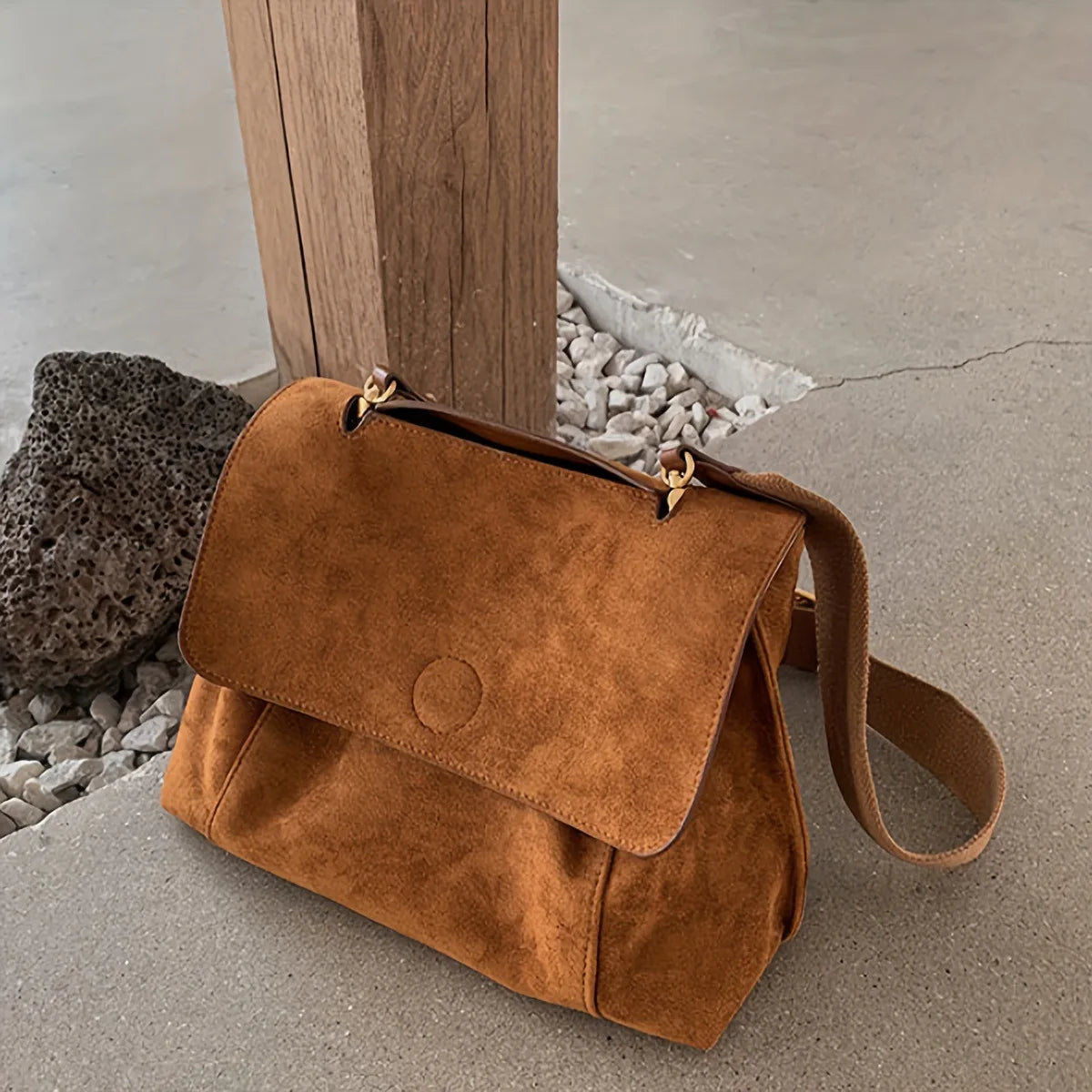 Suede Leather Women's Shoulder Bag Magnetic Button Messenger Bag Large Capacity Work Outing Velvet Tote Bag for Women Daily Use