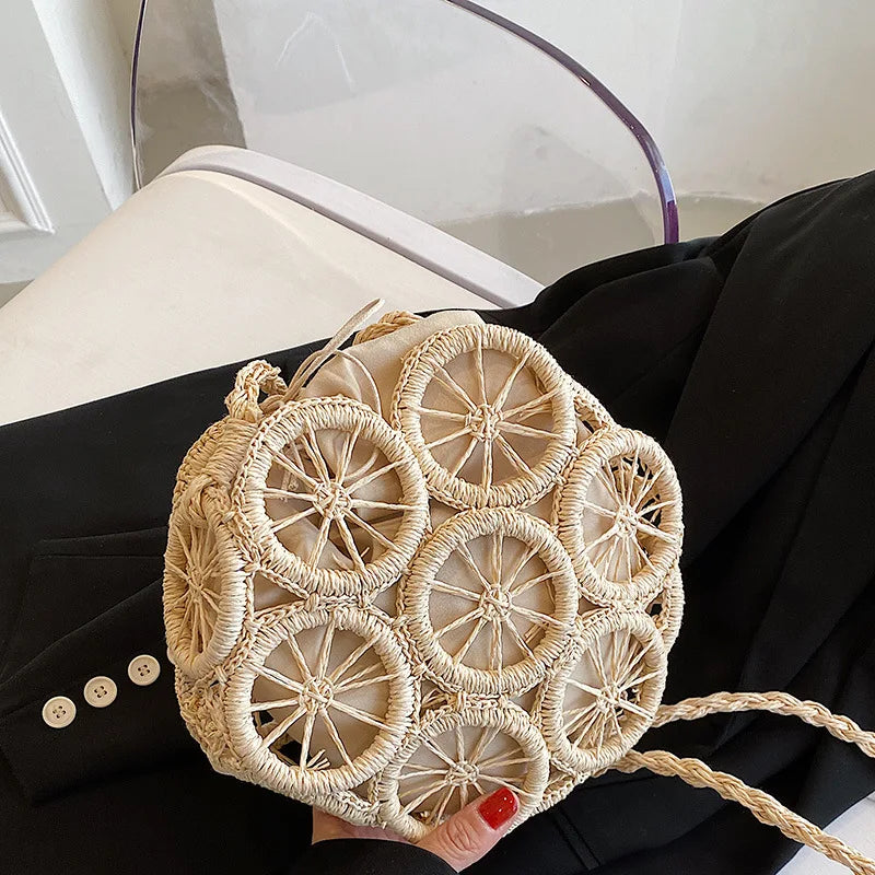 Summer Hollow Round Straw Bag For Women Casual Woven Handmade Crossbody Bag New Trendy Rattan Beach Bags Designer Circle Handbag