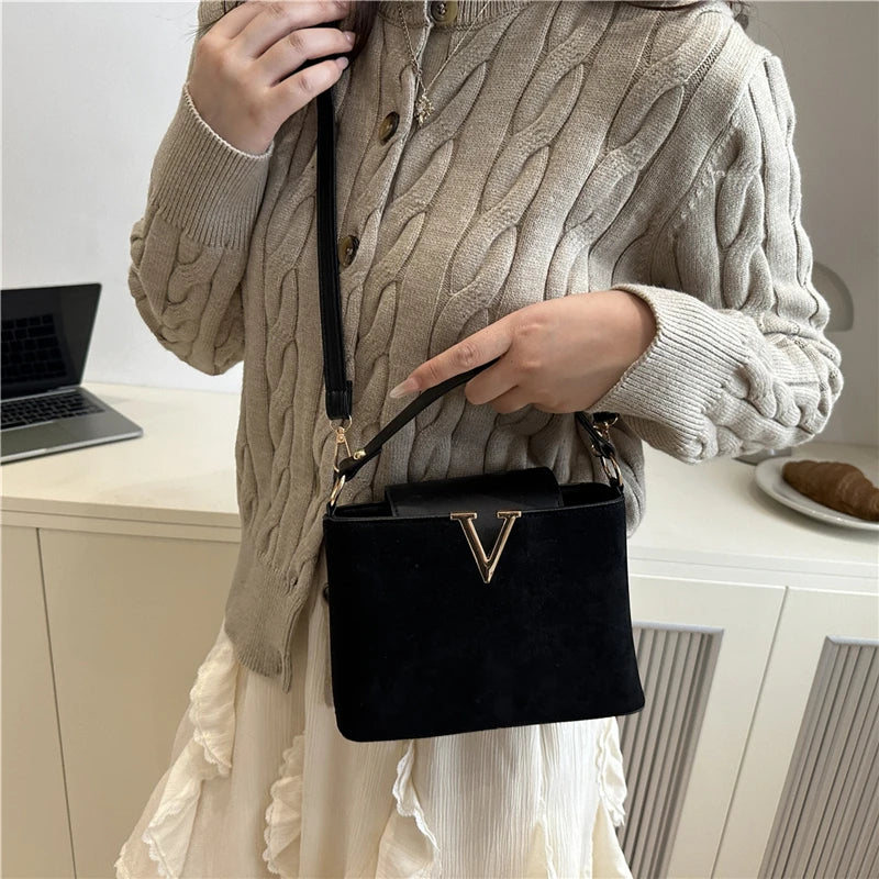 Fashionable Mini Suede Women's Bag, Faux Suede Tote Bag, Simple Hardware Lock Buckle Decoration Handbag Purse Cross Body Bags
