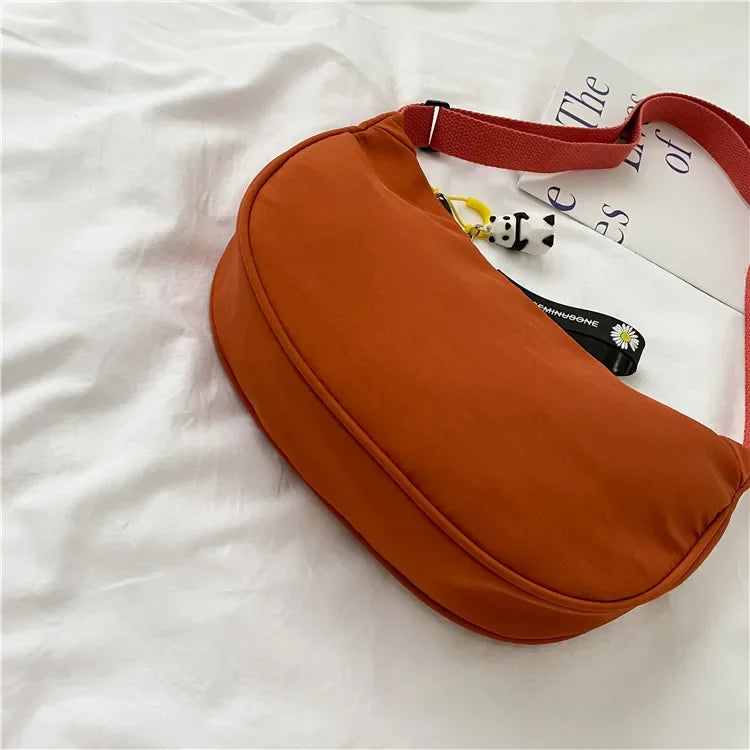 Nylon Half Moon Crossbody Bags for Women, Stylish Dumpling Bag, Small Armpit Shoulder Bag for Daily Use, Work, Outing, Party.