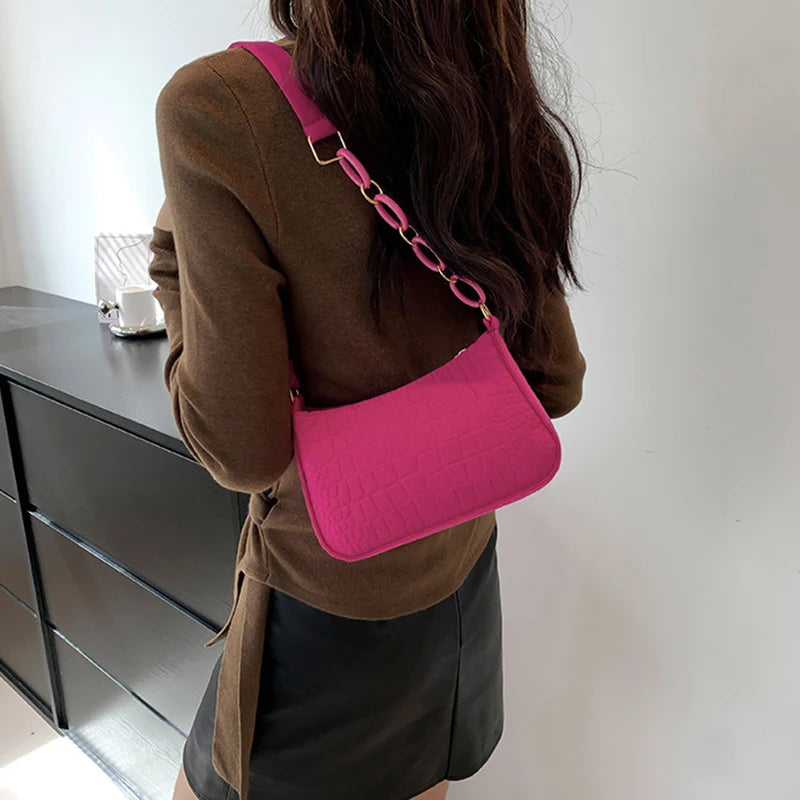Trendy Lightweight Women Small Square Bag Crocodile Pattern Faux Fur Material Versatile Chain Strap Single Shoulder Bag