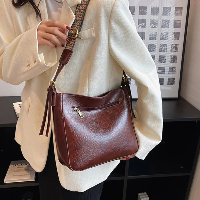 New Crossbody Bag PU Soft Leather Bag Women Fashion Simple Small Square Bag Retro Large Capacity Casual Shoulder Bag